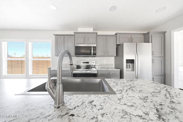 2495 W TEPEE Street, Apache Junction, AZ 85120