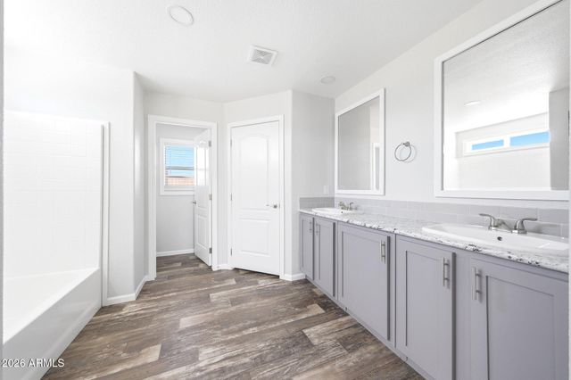 2495 W TEPEE Street, Apache Junction, AZ 85120