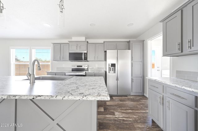 2495 W TEPEE Street, Apache Junction, AZ 85120