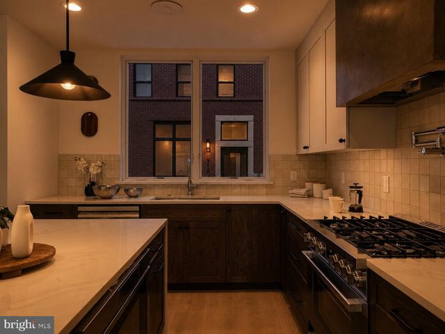 958 N 6TH ST, Philadelphia, PA 19123