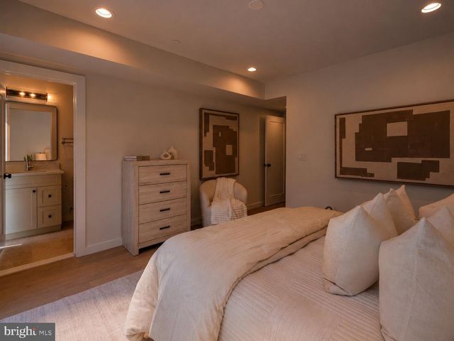 958 N 6TH ST, Philadelphia, PA 19123