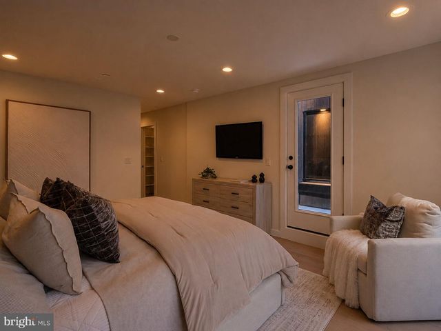 958 N 6TH ST, Philadelphia, PA 19123