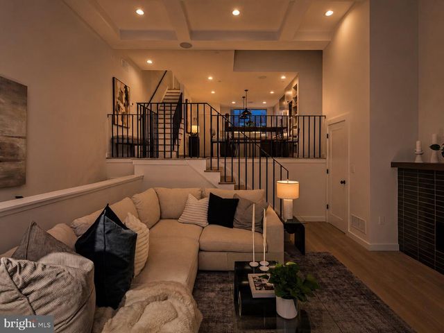 958 N 6TH ST, Philadelphia, PA 19123