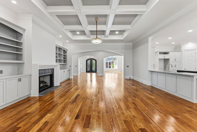 607 W Lake Circle, Augusta, GA 30907