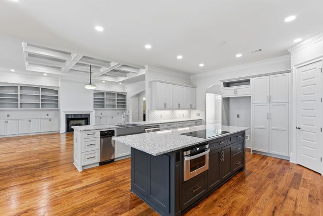 607 W Lake Circle, Augusta, GA 30907