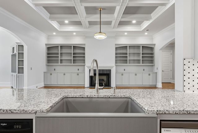 607 W Lake Circle, Augusta, GA 30907