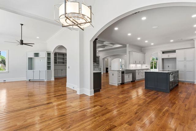 607 W Lake Circle, Augusta, GA 30907