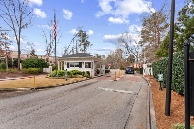 607 W Lake Circle, Augusta, GA 30907