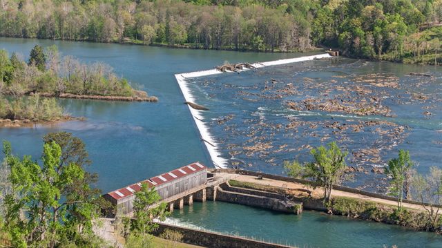 607 W Lake Circle, Augusta, GA 30907