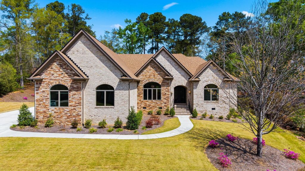 607 W Lake Circle, Augusta, GA 30907