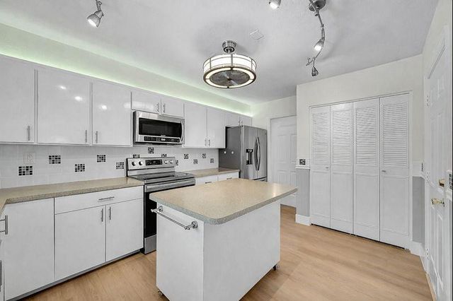 1480 SW 66th Terrace, Plantation, FL 33317