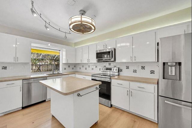 1480 SW 66th Terrace, Plantation, FL 33317
