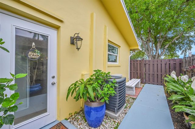 1480 SW 66th Terrace, Plantation, FL 33317