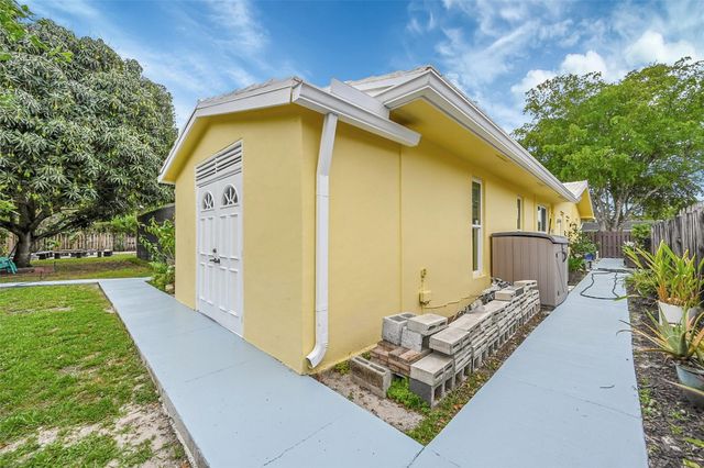 1480 SW 66th Terrace, Plantation, FL 33317