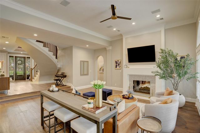 17 Shetland Isle Court, Sugar Land, TX 77479