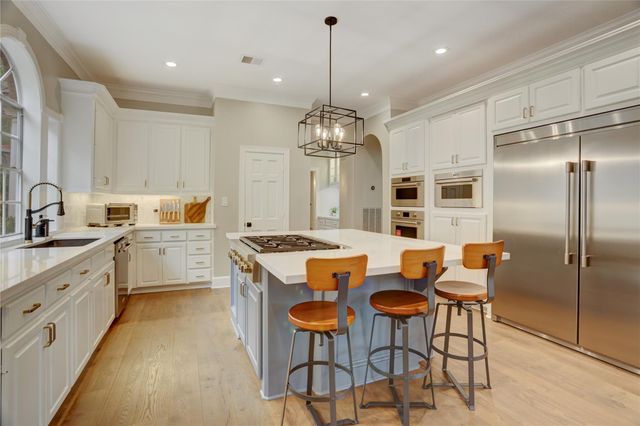 17 Shetland Isle Court, Sugar Land, TX 77479