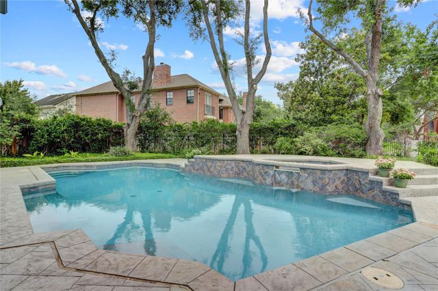 17 Shetland Isle Court, Sugar Land, TX 77479