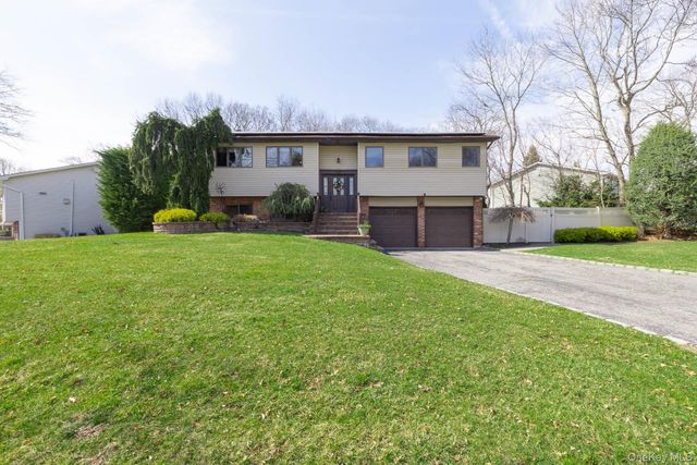 7 Quincy Lane, Smithtown, NY 11787