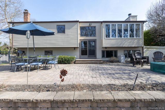 7 Quincy Lane, Smithtown, NY 11787