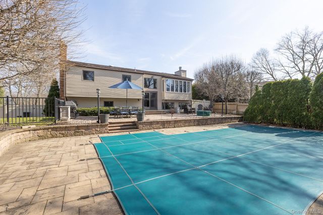 7 Quincy Lane, Smithtown, NY 11787