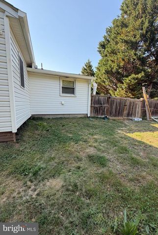 9528 RAPIDAN DR, Fredericksburg, VA 22407