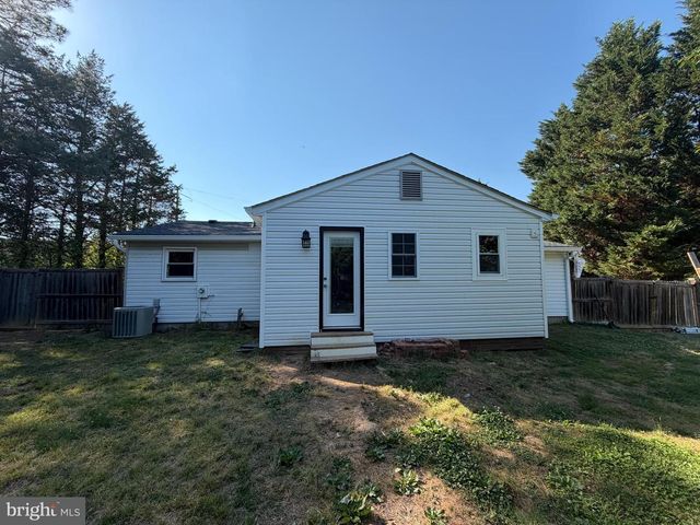 9528 RAPIDAN DR, Fredericksburg, VA 22407