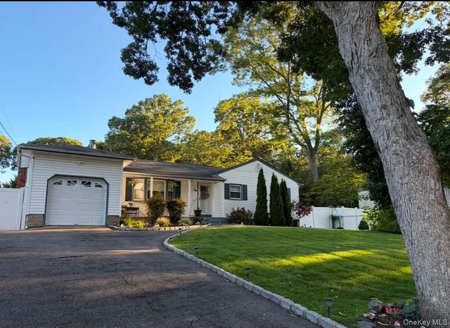 26 Nelson Road, Selden, NY 11784