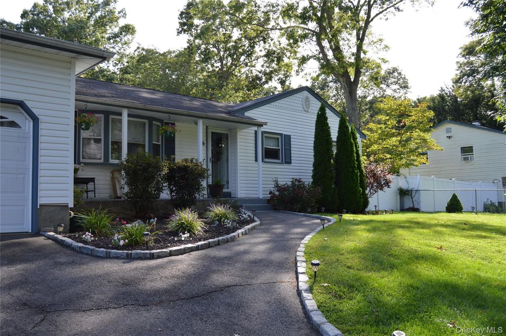 26 Nelson Road, Selden, NY 11784 — photo 4