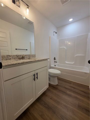 826 N Crater Avenue 1, Fayetteville, AR 72704