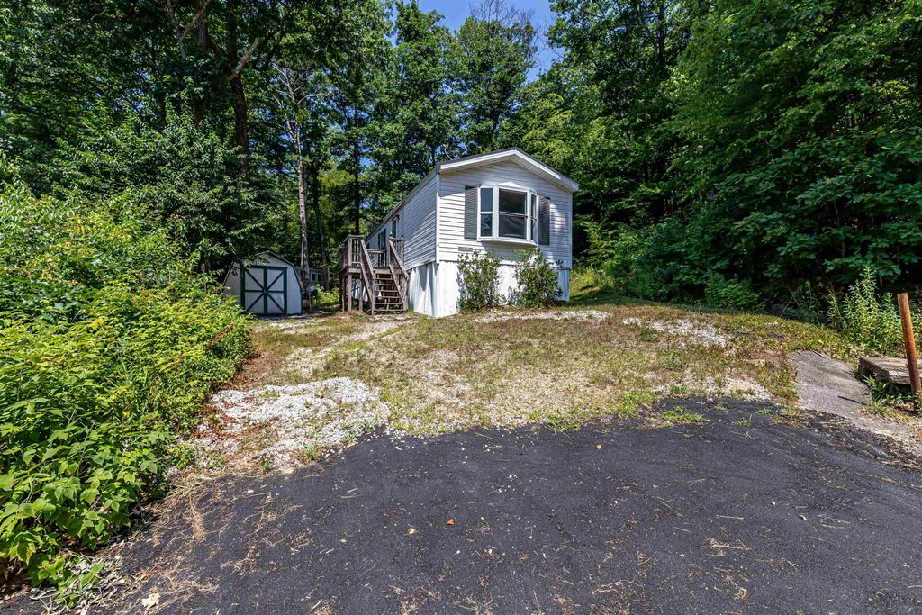 6 Jackson Avenue, Allenstown, NH 03275