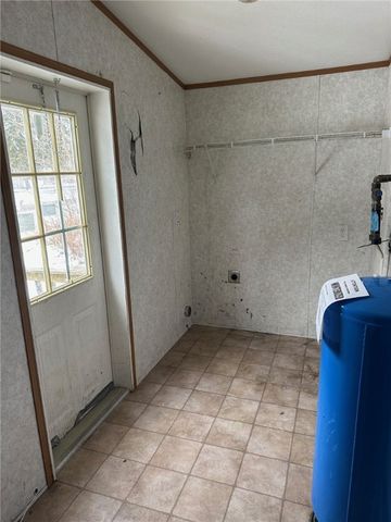 143 W Beechwood Rd, Bessemer, PA 16112