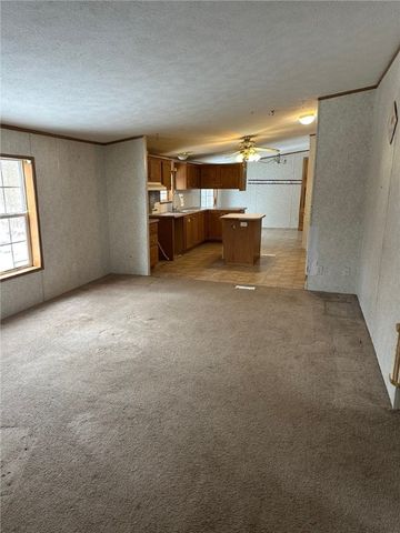 143 W Beechwood Rd, Bessemer, PA 16112