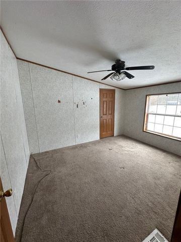 143 W Beechwood Rd, Bessemer, PA 16112