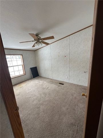 143 W Beechwood Rd, Bessemer, PA 16112