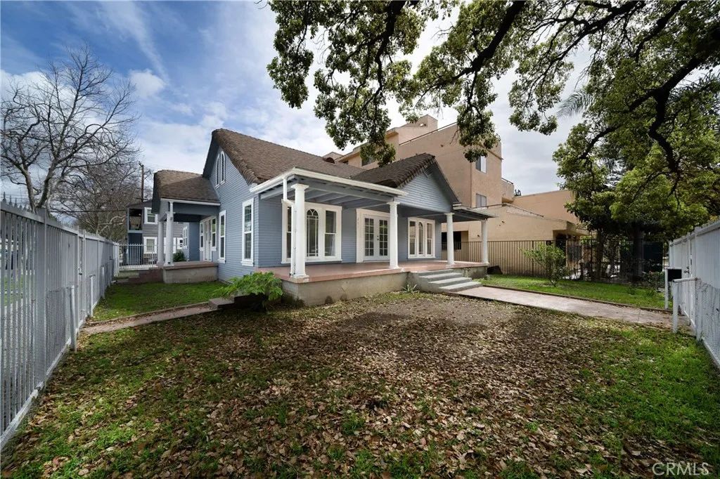 201 S Orange Avenue, Santa Ana, CA 92701