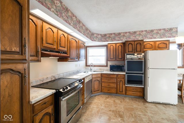 637 E Pearl Street, Greenwood, IN 46143