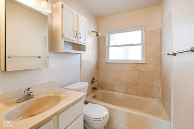 637 E Pearl Street, Greenwood, IN 46143