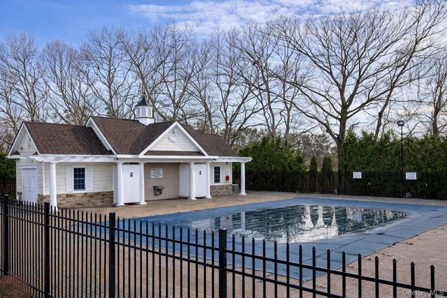 460 Old Town Road 24-O, Port Jefferson Station, NY 11776