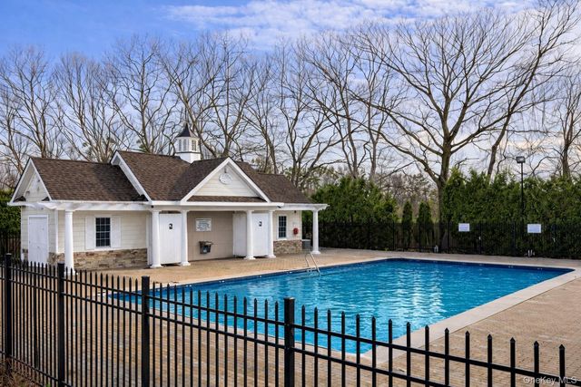 460 Old Town Road 24-O, Port Jefferson Station, NY 11776