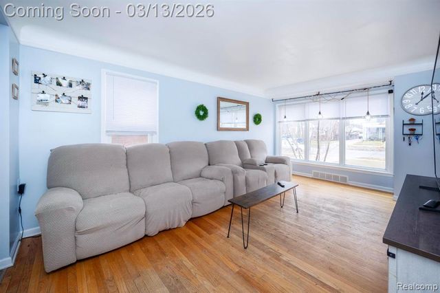 1123 16th Street, Wyandotte, MI 48192