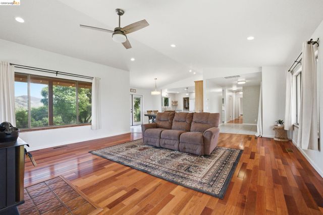 23245 Isabella Ct, Columbia, CA 95310