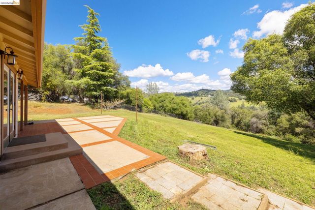 23245 Isabella Ct, Columbia, CA 95310