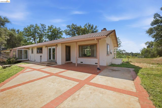 23245 Isabella Ct, Columbia, CA 95310