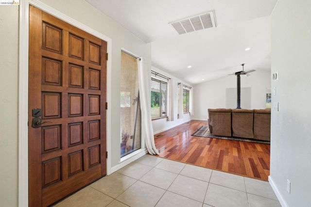 23245 Isabella Ct, Columbia, CA 95310
