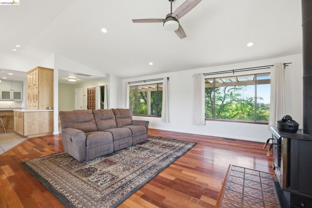 23245 Isabella Ct, Columbia, CA 95310