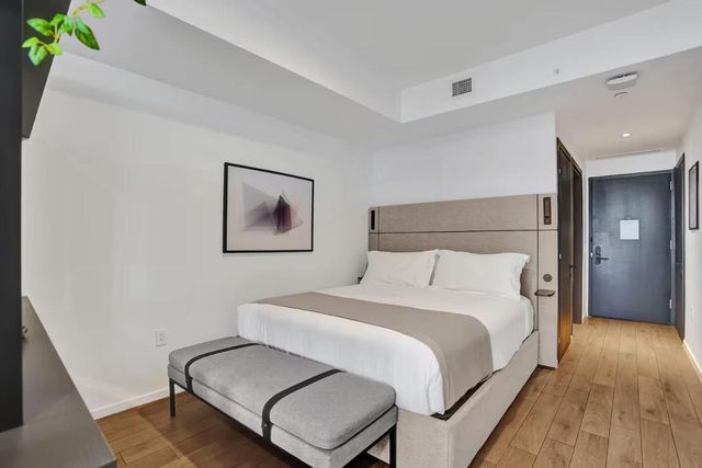 398 NE 5th Street 2403, Miami, FL 33132