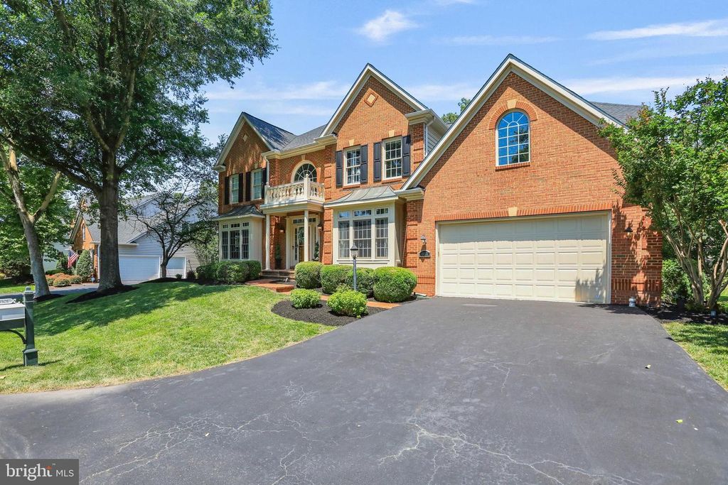 18301 MID OCEAN PL, Leesburg, VA 20176