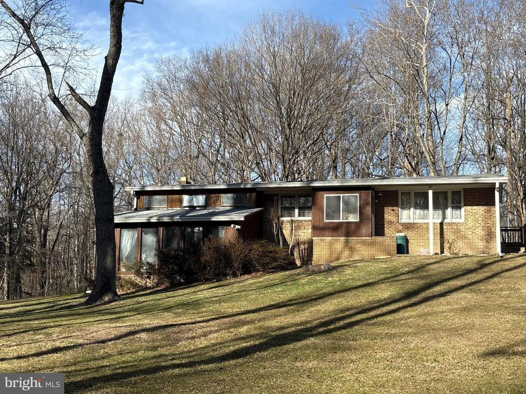 1662 PARIS OAKS RD, Owings, MD 20736