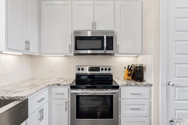 503 Alva DR, Spicewood, TX 78669
