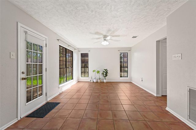 1555 Hillside Elm Street, Houston, TX 77062
